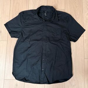 Forever 21 Men's Black Casual Button Down Shirt